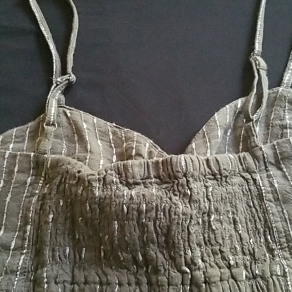 green crop top,, xsmall - Picture 3 of 6